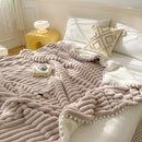 Tuscan Faux Rabbit Fur Warm Weighted Blankets for Bed Luxury Faux Lamb's Wool Double Blanket Soft Fluffy Warmth Double Blanket