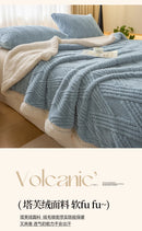 Thickened Warm Coral Fleece Blanket Soft Cozy Striped Pattern Throw Blankets for Sofa Bed Autumn Winter Plush Duvets Blankets