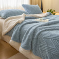 Thickened Warm Coral Fleece Blanket Soft Cozy Striped Pattern Throw Blankets for Sofa Bed Autumn Winter Plush Duvets Blankets