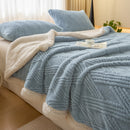 Thickened Warm Coral Fleece Blanket Soft Cozy Striped Pattern Throw Blankets for Sofa Bed Autumn Winter Plush Duvets Blankets
